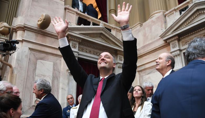 De Milei al "hombre misterioso": quiénes alentarán a Adorni en Diputados