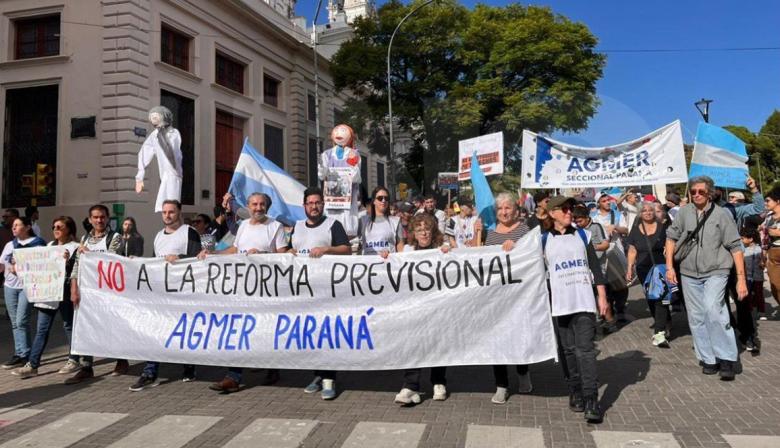 Qué reveló en Paraná la marcha gremial que buscaba frenar la reforma previsional