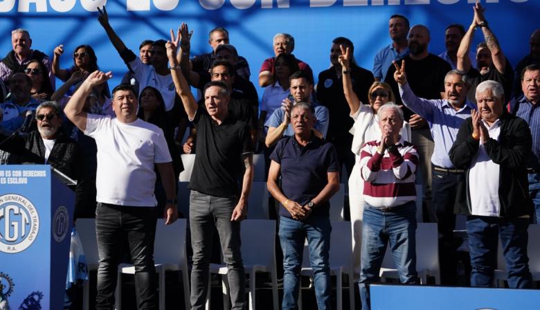 "Profundizar los conflictos": qué implica el anuncio de la CGT en Plaza de Mayo