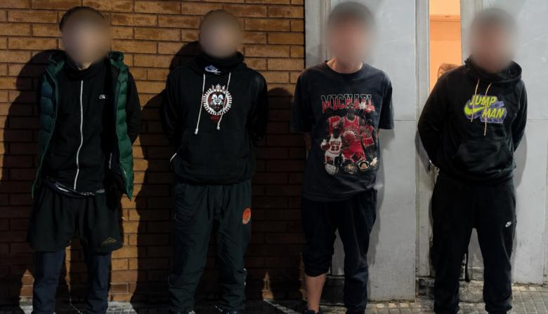 Villa Luro: entraron por el balcón, ataron a un joven y quisieron escapar en auto