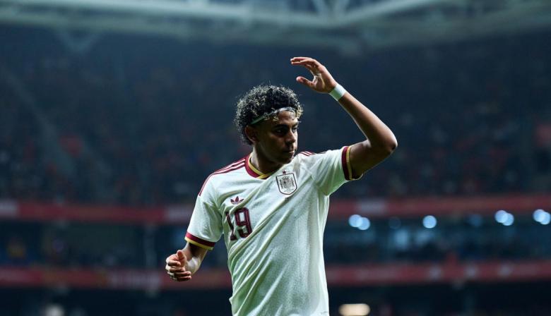 El cántico islamófobo que avergüenza a España y la voz firme de Lamine Yamal