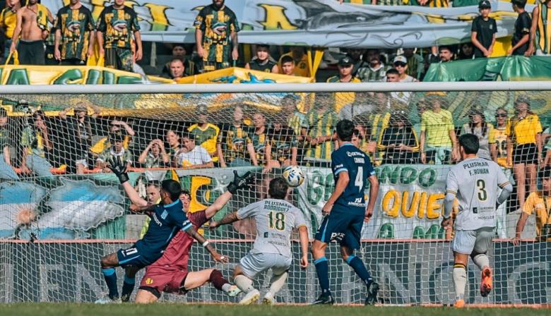 Racing se enredó en Mar del Plata y Costas apuntó a la actitud