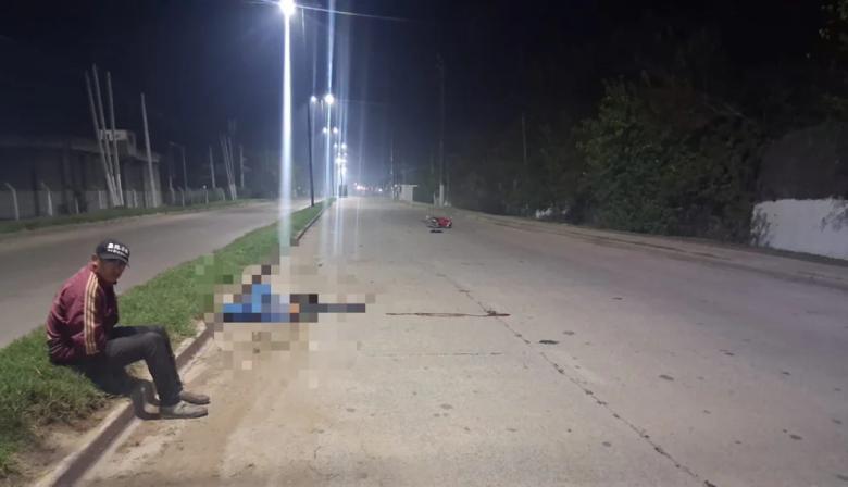 Tragedia en La Plata: un joven motociclista murió tras caer de su rodado