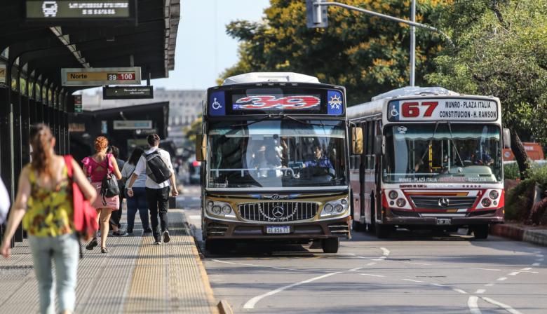 Colectivos en el AMBA: cuándo se normaliza el servicio tras el acuerdo de deuda