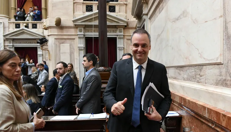 Adorni redobló la apuesta: qué dijo sobre Río de Janeiro, Disney y Aruba
