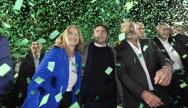 "Axel Presidente" y "nuevas canciones": Secco aceleró y Kicillof aplaudió