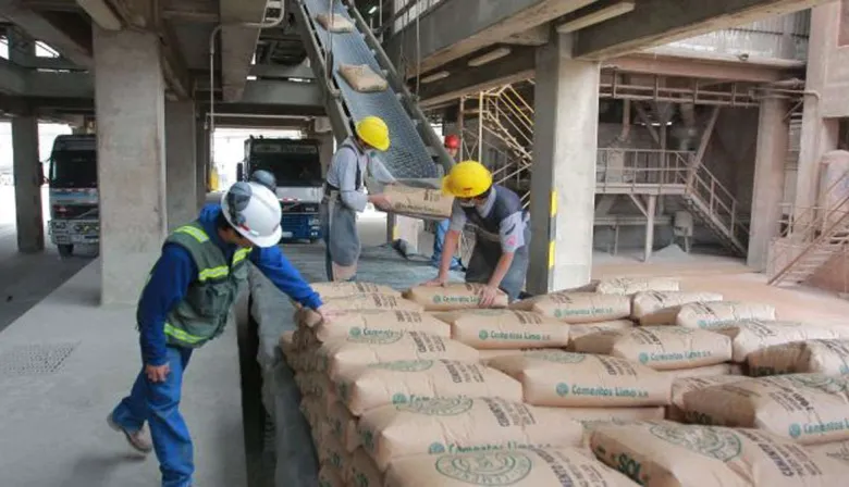 La caída del cemento anticipa menos obras y más freno en la actividad