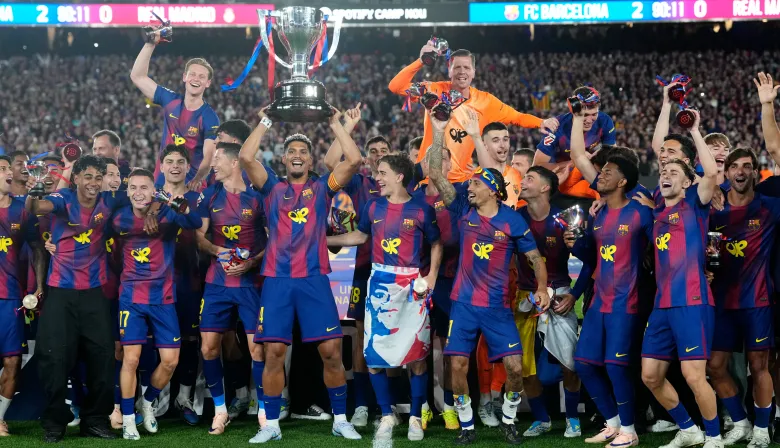 El Barcelona venció al Real Madrid y conquistó LaLiga en un clásico picante