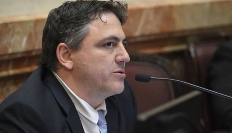 Milei, Paoltroni y Adorni: la interna libertaria que tensiona el Senado