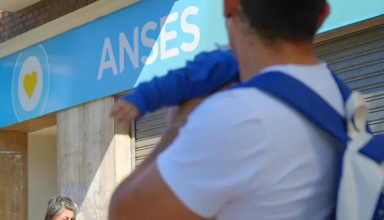 ANSES paga hoy: quiénes cobran jubilación, AUH y asignaciones este martes