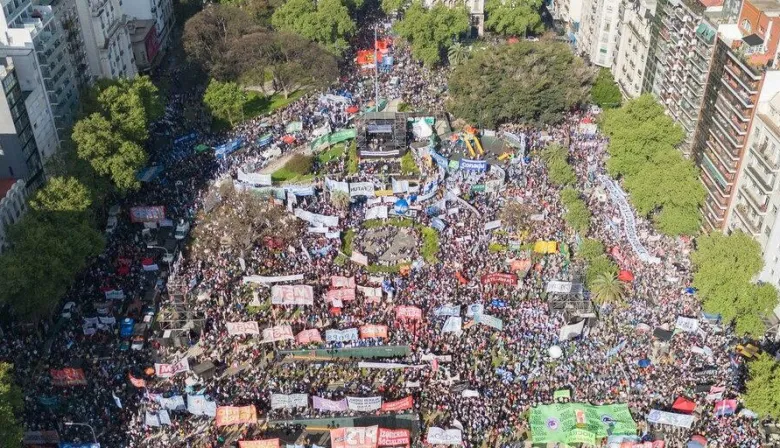 El Gobierno cruzó la Marcha Universitaria y la tildó de “opositora”
