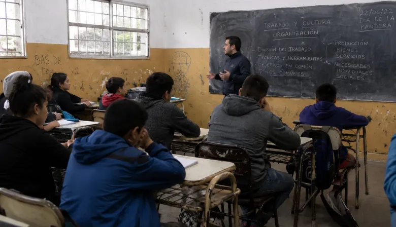Escuelas secundarias: el plan de LLA para explicar la nueva ley penal juvenil