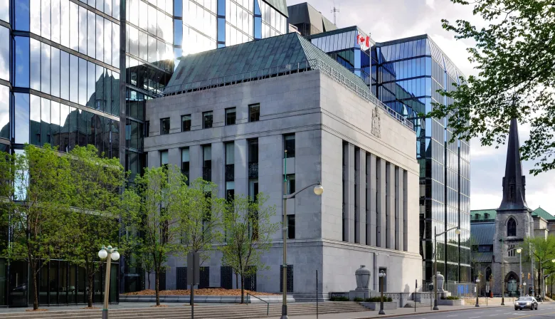 Petróleo caro y dólar débil: la advertencia de Canadá a Argentina