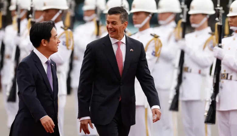 Mientras Argentina depende del swap chino, Paraguay convierte Itaipú en poder para la IA