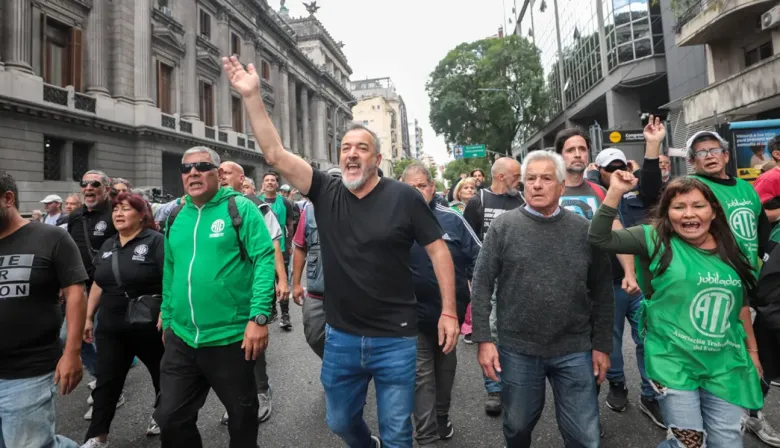 ATE marcha por 25 mil pymes cerradas y apunta contra Javier Milei