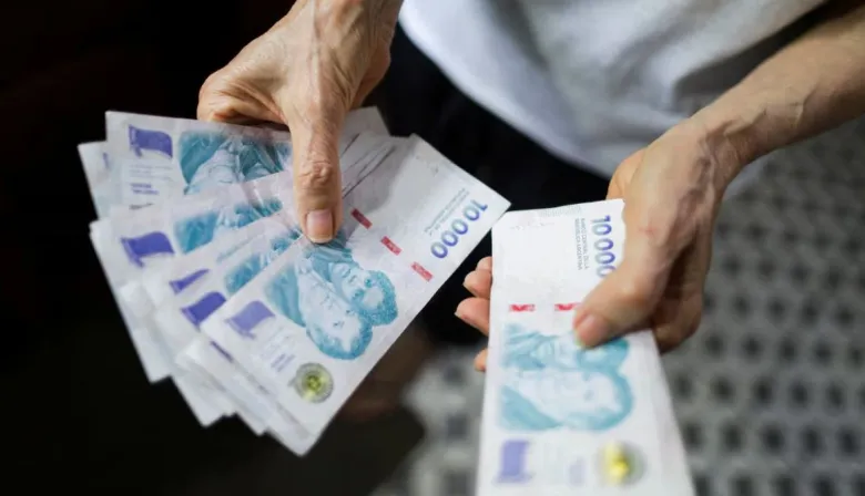 Salario mínimo: de cuánto es en mayo y cuánto aumentará hasta agosto de 2026