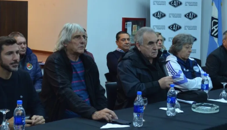 CATT contra Milei: el conflicto que puede frenar servicios y encarecer viajar