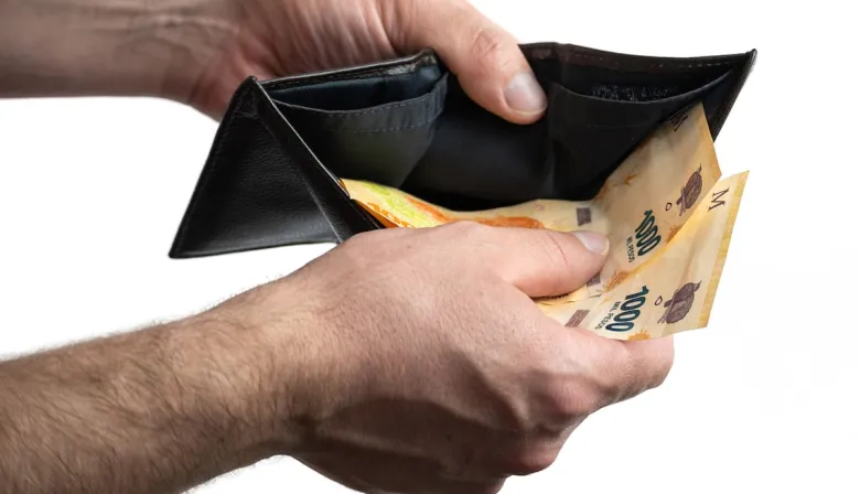 La clave detrás de la baja del consumo: el recorte del ingreso disponible