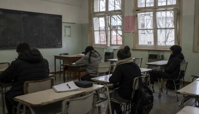 La medida en escuelas de La Plata que obliga a reorganizar trabajo y cuidado
