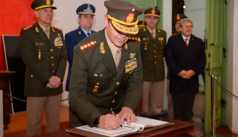 Jubilaciones, juicios y préstamos militares: Presti movió otra ficha en Defensa