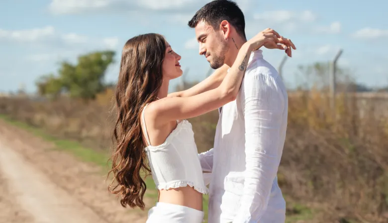 El increíble motivo que une a Agus Bernasconi con Yami Safdie