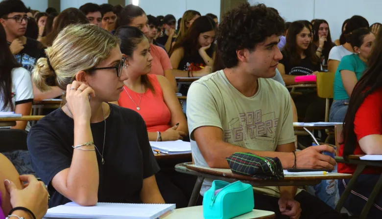 Becas Progresar en la mira: por qué Diputados presiona a Capital Humano y ANSES