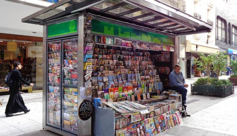 Café y entrega de paquetes: el plan para sostener a los kioscos de diarios