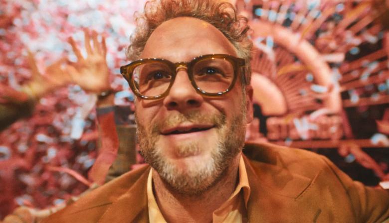 La crítica de Seth Rogen a la IA en Hollywood y el valor de escribir a mano