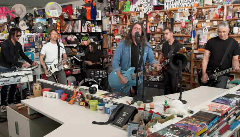 Dave Grohl sorprendió con Foo Fighters en un Tiny Desk más íntimo y potente