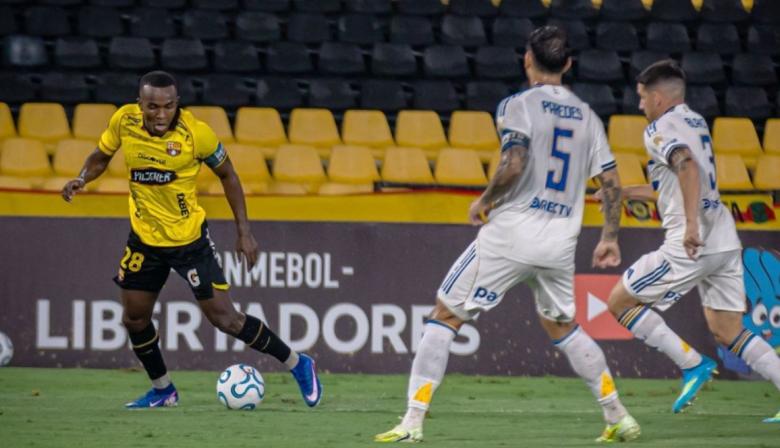 Barcelona sorprendió a Boca en Guayaquil y lo complicó en la Libertadores