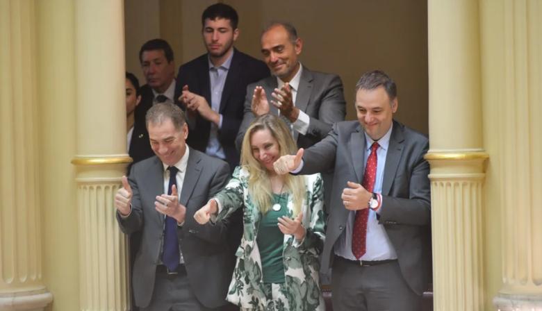 Adorni afuera y Santilli adentro: el giro que sacude la interna libertaria