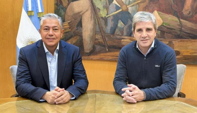 Rolando Figueroa y Luis Caputo ajustaron la agenda binacional Neuquén-Biobío