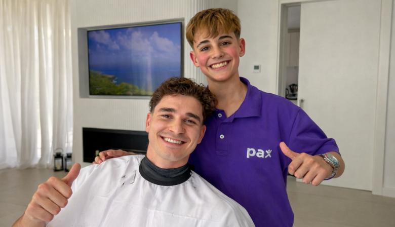 Gael Bajo cumplió su sueño: le cortó el pelo a Julián Álvarez en Madrid