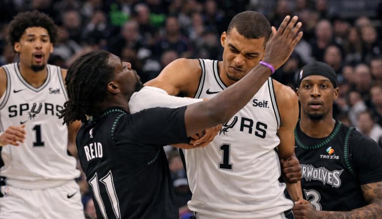 Codazo de Wembanyama: polémica, sanciones evitadas y reprimenda de Popovich
