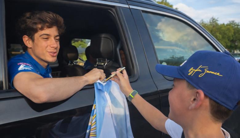 Colapinto frenó en Miami para cumplirle el sueño a un niño argentino