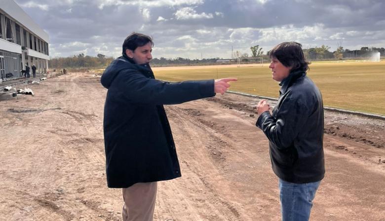 Milito y Lamadrid recorrieron el nuevo predio de Racing en Ezeiza