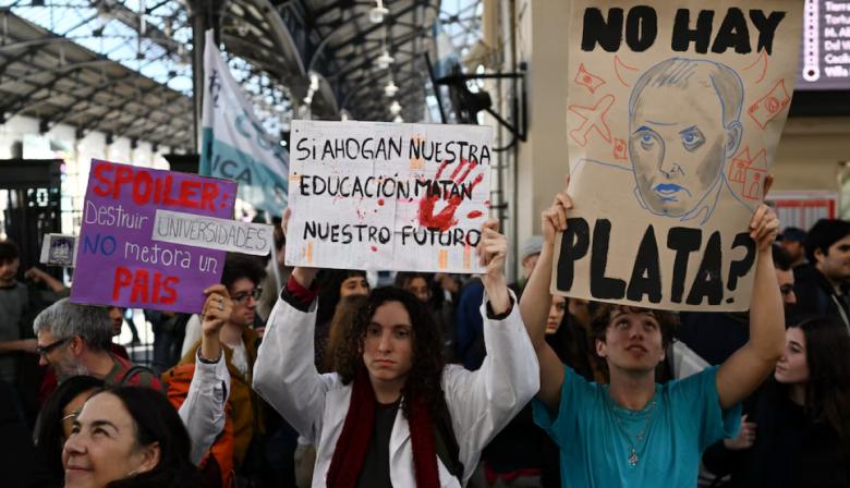 "Nació suspendida": la respuesta del Gobierno al PRO por las universidades
