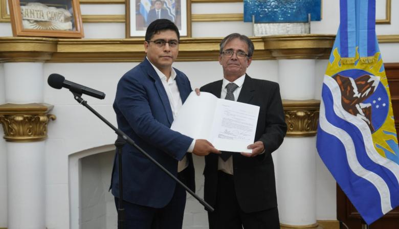Echaron al ministro de los $15 millones en Santa Cruz: así logró tener 3 sueldos
