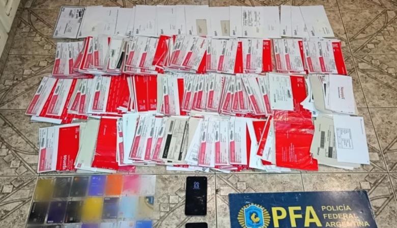 DNI falsos y tarjetas robadas: así cayó una banda acusada de millonarias estafas