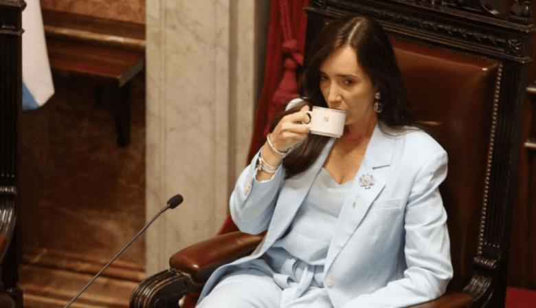 Villarruel criticó al Gobierno por la compra de un avión en mal estado
