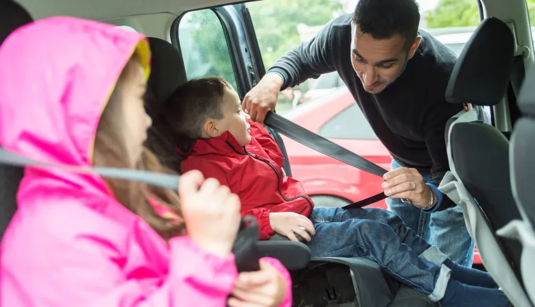 Multas y sillita: el proyecto en PBA que afectaría a familias y conductores