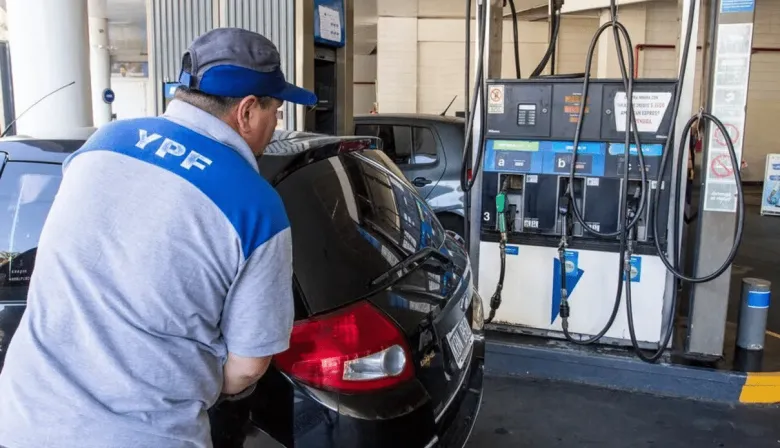 Bolsillo en alerta: ¿cuánto más gastó una familia con auto por la suba de la nafta?