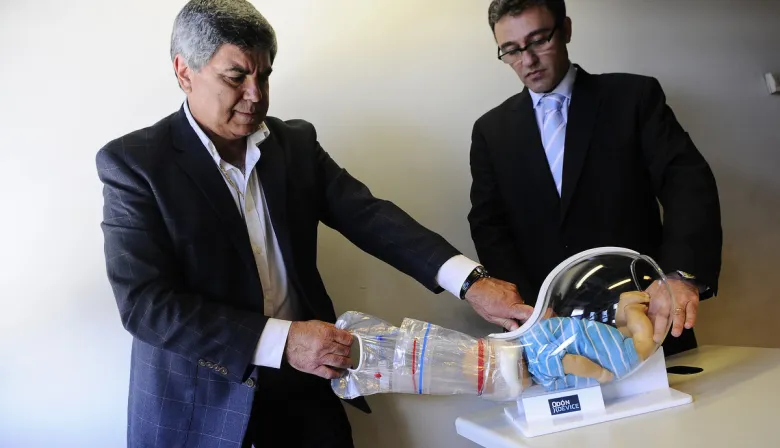 Cómo funciona el invento argentino que ya se usó en más de 300 nacimientos en Europa