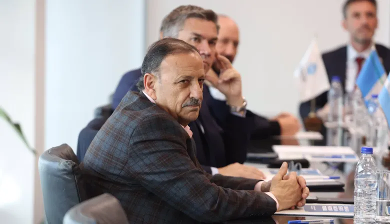 Quintela abre la pelea por 2027 y empuja a los gobernadores al centro del PJ