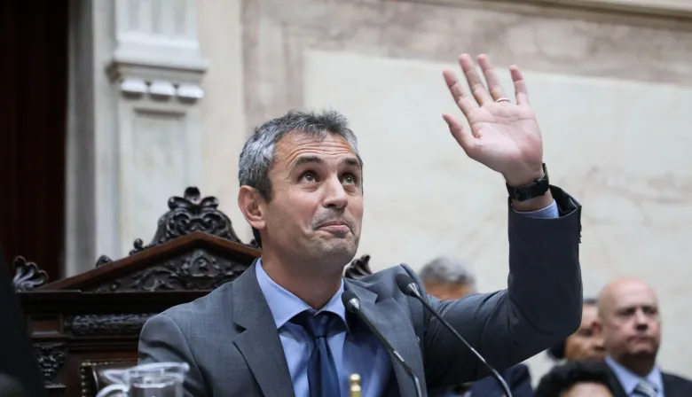 Menem bajó la idea de velar al Indio Solari en el Congreso: qué argumentó