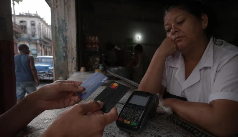 Visa y Mastercard salen de Cuba: el golpe de Donald Trump a los pagos en dólares