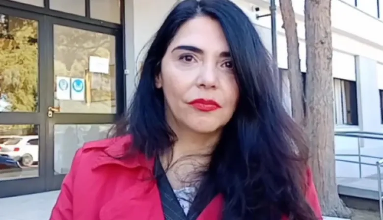 La Justicia anuló la destitución de la magistrada que besó a un preso