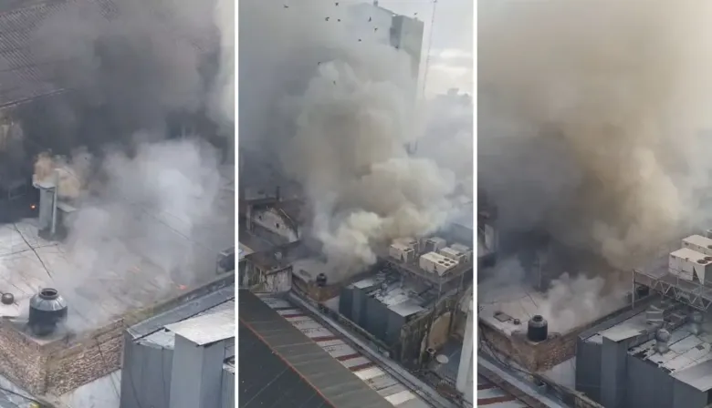Una columna de humo en el centro de La Plata: se incendió KFC y obligó a evacuar comercios