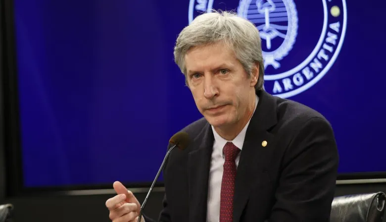 El BCRA flexibiliza una regla creada tras la crisis de 2001 para prestar dólares