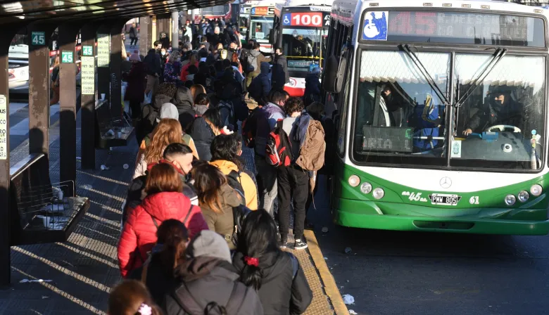 La UTA amenaza con frenar colectivos y el AMBA se prepara para otro caos